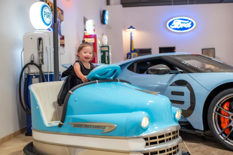 girl in auto skooter
